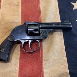 revolver Harrington & Richardson calibre 32 SW fabrication tardive