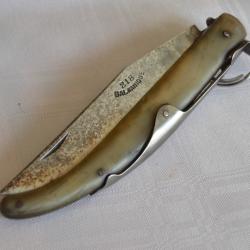 Ancien couteau à palme 5 crans modèle Balkanique 218, manche en corne de bovin.