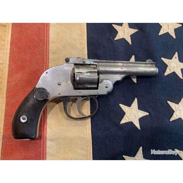 Revolver Harrington & Richardson Hammerless DA calibre 22 rimfire