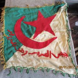 drapeau algerien FLN  d'epoque guerre d'algerie