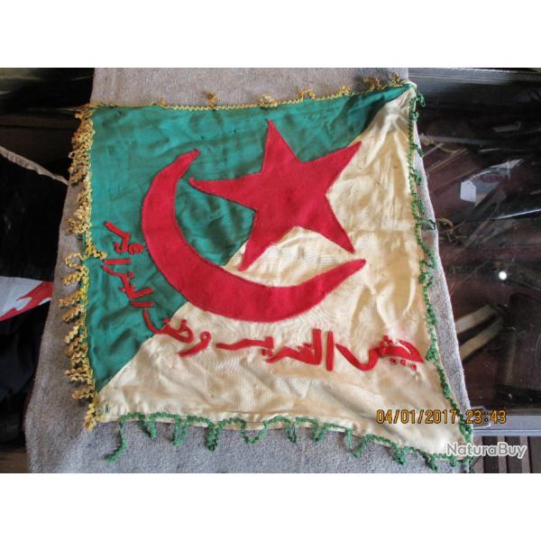 drapeau algerien FLN  d'epoque guerre d'algerie