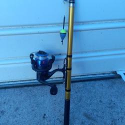 Canne à pêche et moulinet bleu + montage