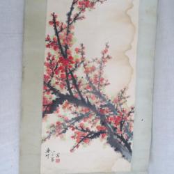 161) estampe Japonaise   en rouleau. Peinture sur papier = arbre fleuri , signé