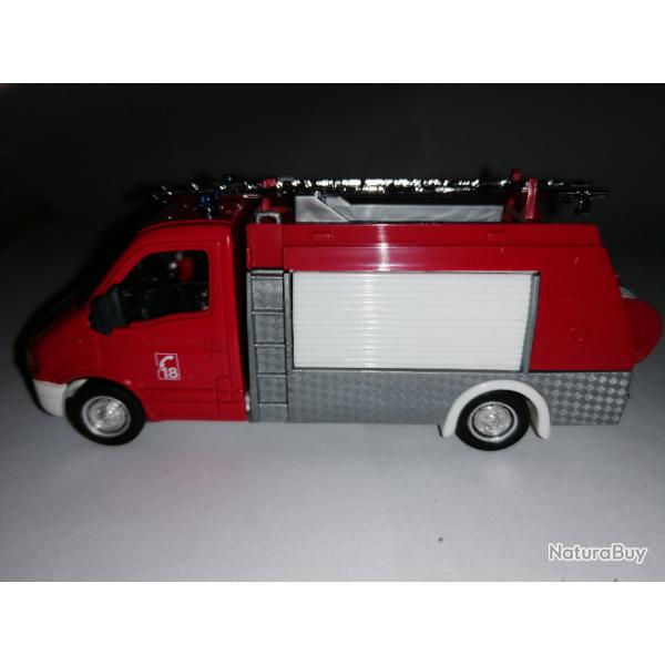 VEHICULE POMPIER PEUGEOT MASTER 1/60 SOLIDO