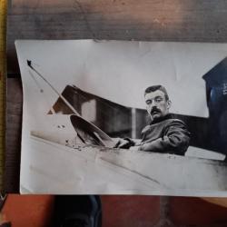 Photographie d un aviateur a identifier