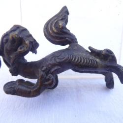 J113) chien de fo en bronze , katana , sabre ,  japonais , édo