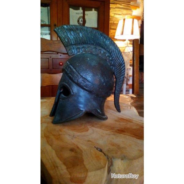 Sculpture,casque spartiate en bronze