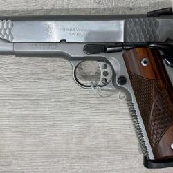 SMITH & WESSON 1911 E SERIES 45ACP