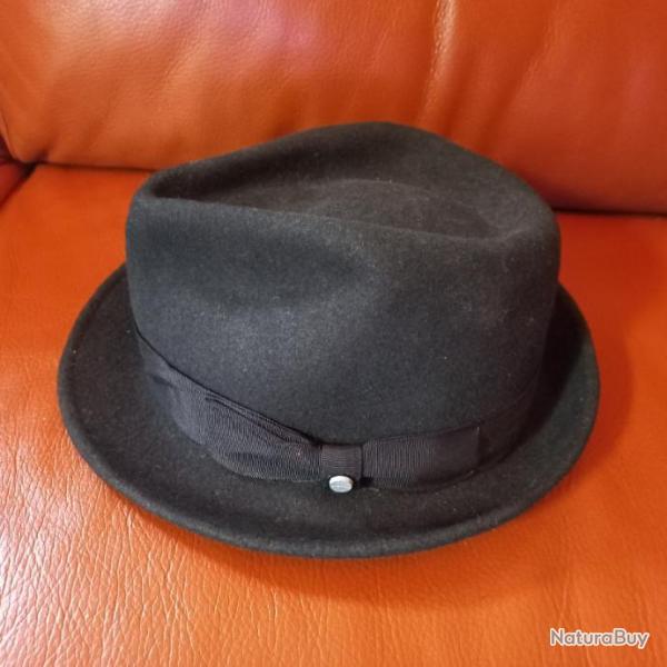 Trs joli chapeau " STETSON "  modle RICHMOND  100 % laine  TAILLE M