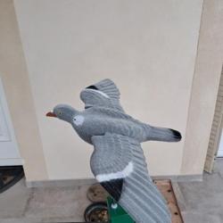 Pigeon électrique ailes battantes