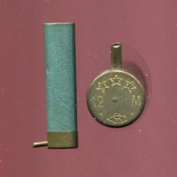 Cal. 12 mm à broche - marquage : *** 12 M CS - douille carton bleu sans bourrelet - jamais chargée