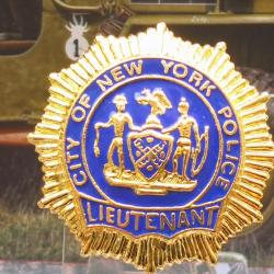 Badge CITY OF NEW YORK POLICE LEIUTNANT  ( 55 mm)