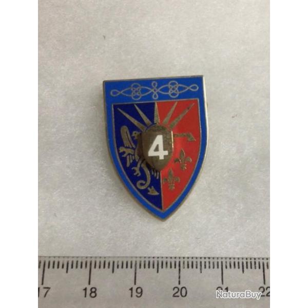 FRANCE ABC ARME BLINDE CAVALERIE- insigne  4 Rgiment  de Hussards Ed.Atlas
