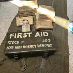 BOÎTE US WW2 FIRST AID           (Jeep , véhicules militaires US ...)