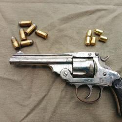 revolver basculant type 38 smith wesson calibre 38 car libre D pas de prix de réserve