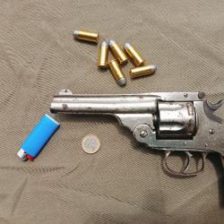 imposant revolver type smith wesson espagnol en gros calibre 44 cat D libre et sans prix réserve