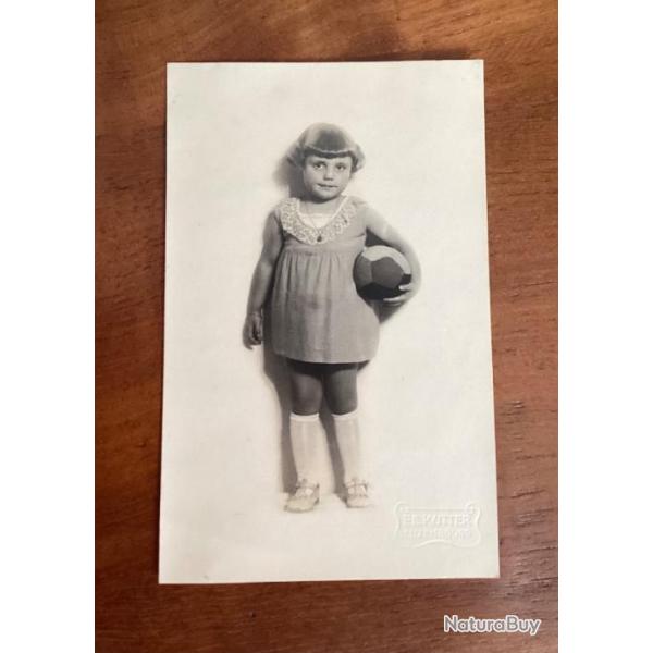 Carte postale jeune fille Luxembourgeoise