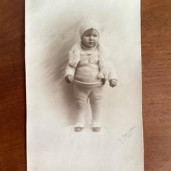 Carte postale petit enfant 1932