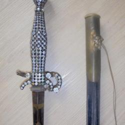 Belle et peu courante épée de cours 18° siècle avec pierres et fourreau jus grenier à restaurer