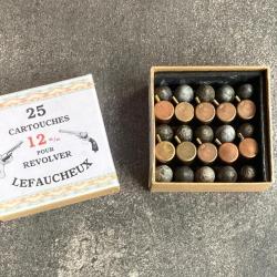 Boite de 25 cartouches anciennes 12 mm à broche pour revolvers Lefaucheux - 1 sans réserve