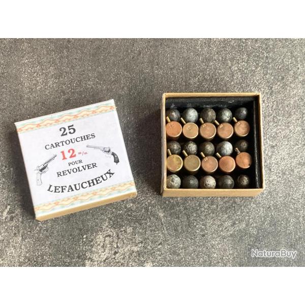 Boite de 25 cartouches anciennes 12 mm  broche pour revolvers Lefaucheux - 1 sans rserve