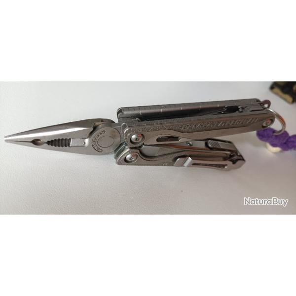 PINCE MULTI FONCTION LEATHERMAN CHARGE TITANIUM.