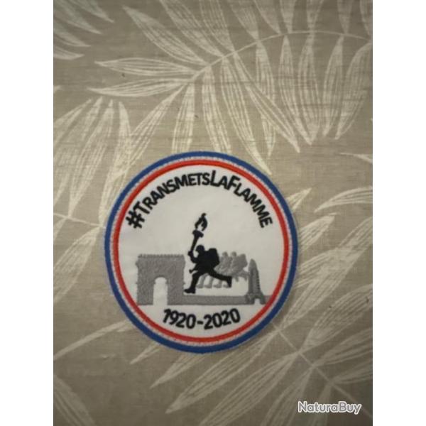 Patch militaire transmets la flamme