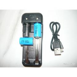 Promotion !!!  Chargeur batterie avec 2 piles rechargeables ( 14250 3,7 v 300 mAh )