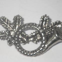 BROCHE COR DE CHASSE ARGENTEE