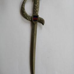 Épée emblème paris