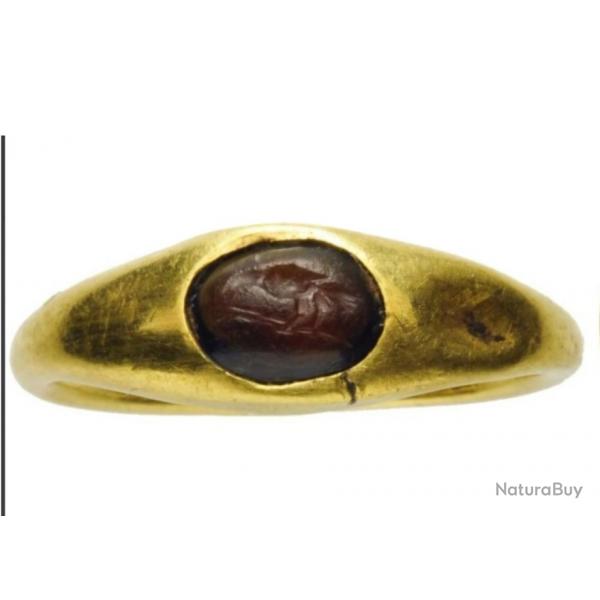 Empire Romain : Bague en or avec intaglio de corbeau sur branche. Roman gold ring (I - II sicle)
