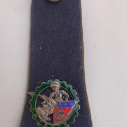 INSIGNE ARMEE FRANCAISE EPAULETTE AVEC INSIGNE DU 1 REGIMENT DU TRAIN