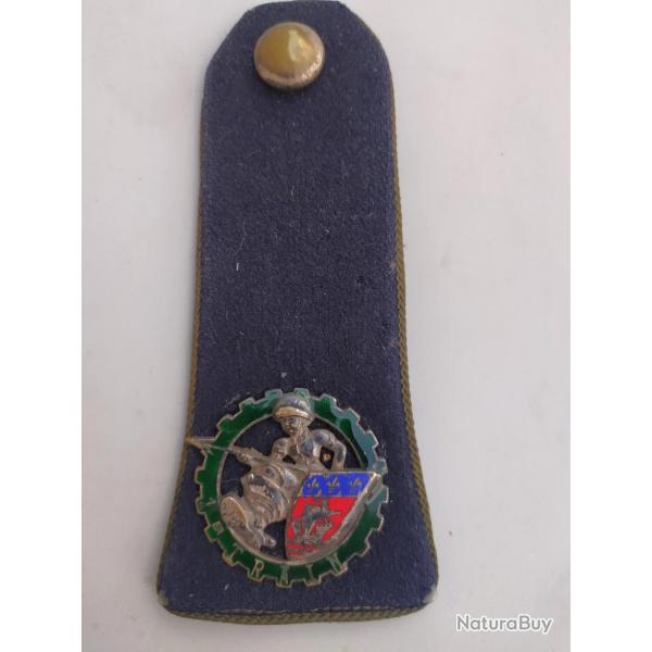 INSIGNE ARMEE FRANCAISE EPAULETTE AVEC INSIGNE DU 1 REGIMENT DU TRAIN