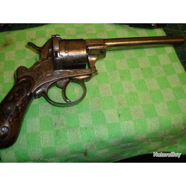 GROS REVOLVER 12M/M BROCHE