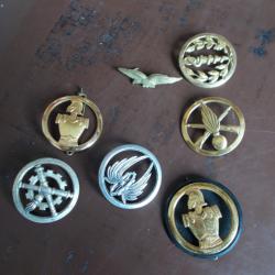 Lot insignes de bérets