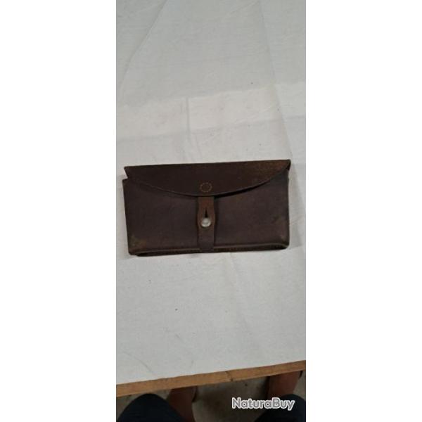 Pochette cuir arme Suisse