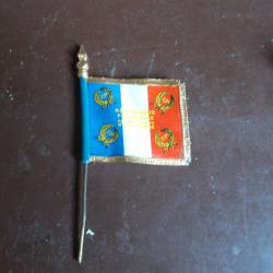 Drapeau en plomb Miniature régiment du 28° d'Infanterie