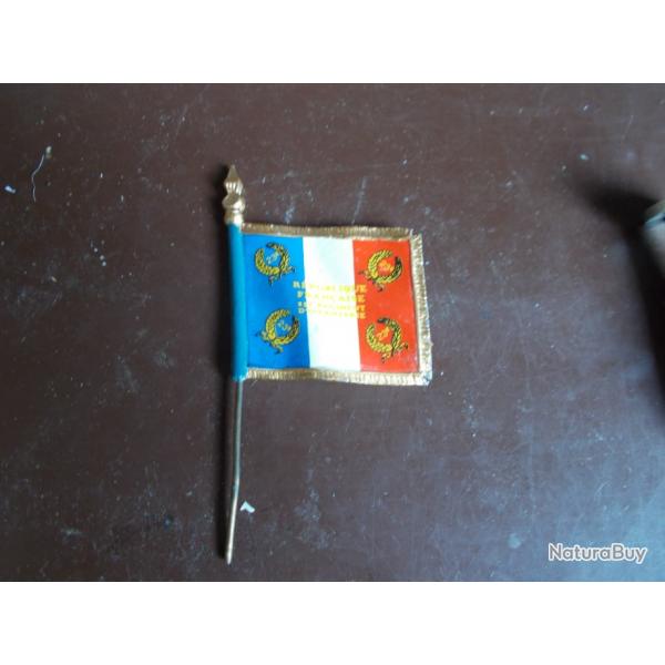 Drapeau en plomb Miniature rgiment du 28 d'Infanterie