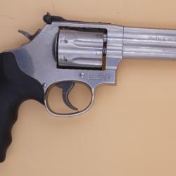 Revolver double action SMITH & WESSON 686 Plus  357 magnum