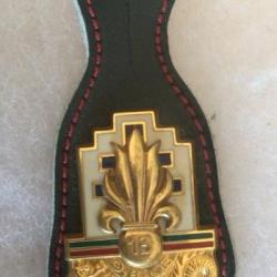 FRANCE LÉGION ÉTRANGÈRE Insigne 13° DBLE DEMI BRIGADE LÉGION ÉTRANGÈRE avec cuir