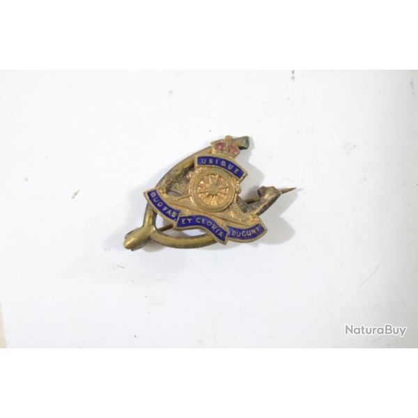 Ancien petit insigne / broche Royal Artillery Anglais avec peron Spur. Anglais UK GB WW1 / WW2