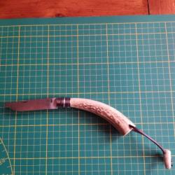 Superbe couteau pliant manche en bois de cerf