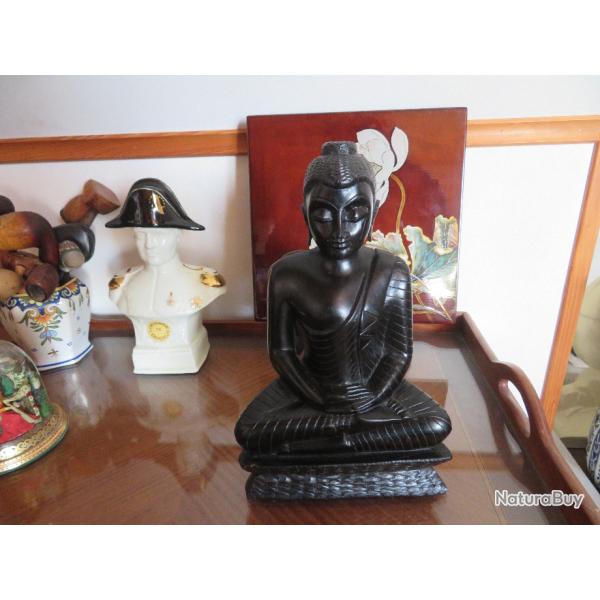 Grande sculpture de Bouddha Gautama assis, en bois exotique sculpt, couleur noir - Thalande (XX)