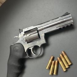 Dan Wesson 715 4" Revolver