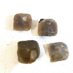 Lot de 4 Silex pour revolver ou fusil ancien