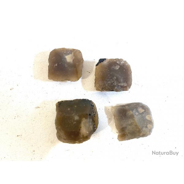 Lot de 4 Silex pour revolver ou fusil ancien