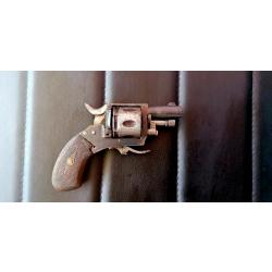Revolver bulldog 320 sans prix de réserve