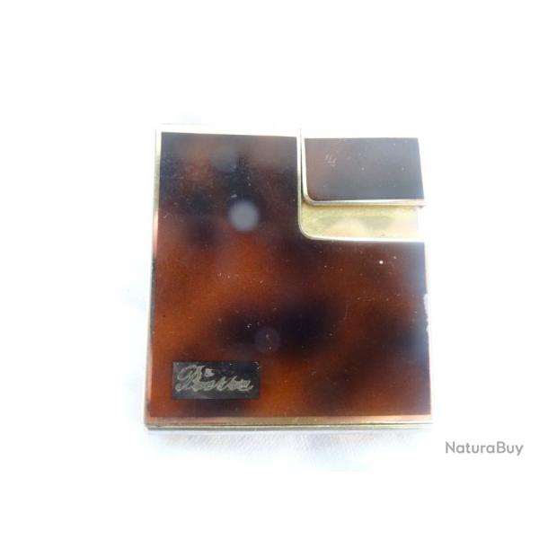 300) lot  briquet de collection extra plat de luxe