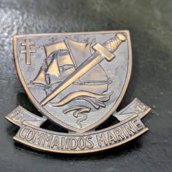 n pucelle pin's Insigne militaire Armée Francaise Commandos Marine Beret Vert laiton Taille : 5 * 5