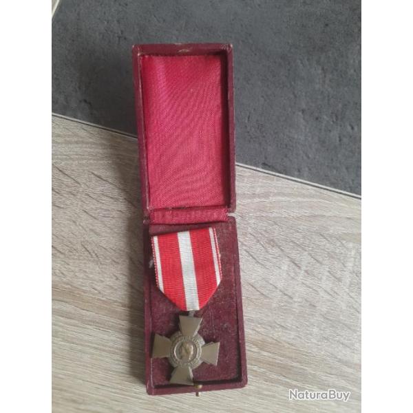 medaille croix de la valeur militaire